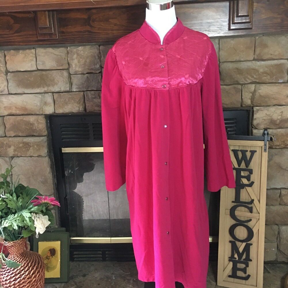 Vintage Vanity Fair Pink Robe House Coat Snap Closure w/ Pocket Sz. Medium??